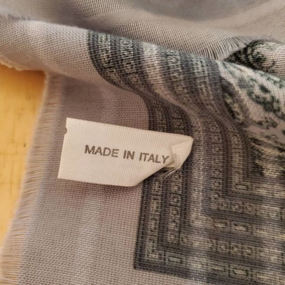 Va Bene Made in Italy Black and Gray Square Scarf - Picture 4 of 5